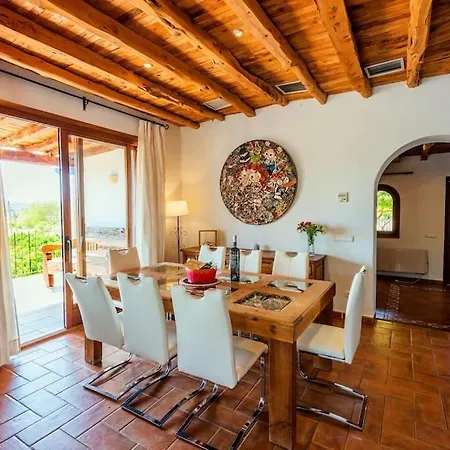 Mares: Piscina, Jardin, Barbacoa Y Gimnasio. Holiday home *