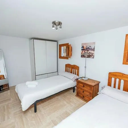Mares: Piscina, Jardin, Barbacoa Y Gimnasio. *