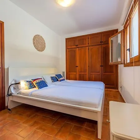 Holiday home Mares: Piscina, Jardin, Barbacoa Y Gimnasio. Santa Eularia des Riu