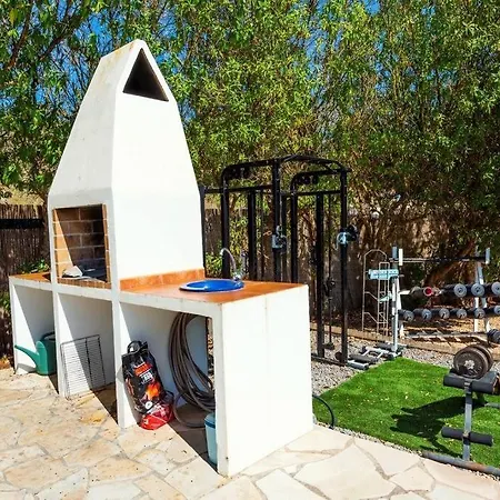 Holiday home Mares: Piscina, Jardin, Barbacoa Y Gimnasio.