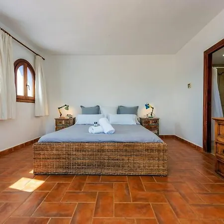 Mares: Piscina, Jardin, Barbacoa Y Gimnasio. Santa Eulalia del Río