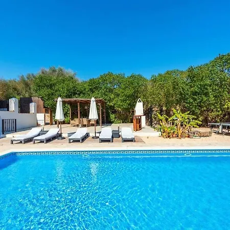 Mares: Piscina, Jardin, Barbacoa Y Gimnasio. * 圣埃乌拉利亚
