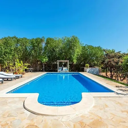 Mares: Piscina, Jardin, Barbacoa Y Gimnasio. 度假居 圣埃乌拉利亚