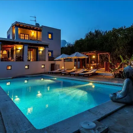 Mares: Piscina, Jardin, Barbacoa Y Gimnasio. * 圣埃乌拉利亚