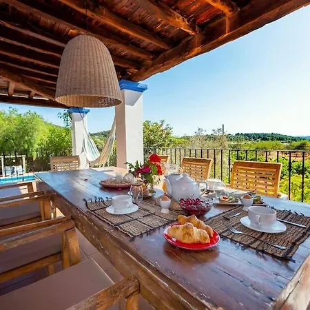 Mares: Piscina, Jardin, Barbacoa Y Gimnasio. 度假居